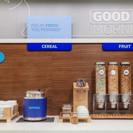 Holiday Inn Express Grand Rapids Southwest By Ihg Grandville Esterno foto