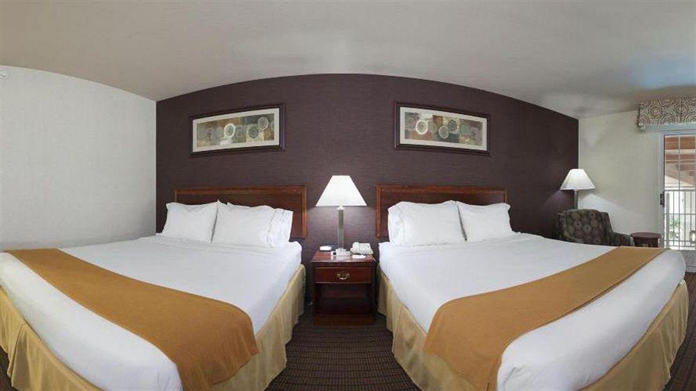 Holiday Inn Express Grand Rapids Southwest By Ihg Grandville Esterno foto